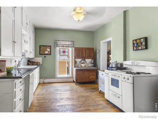 128 Bowen Street Longmont, CO 80501