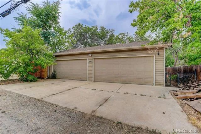 1664 Ironton Street Aurora, CO 80010