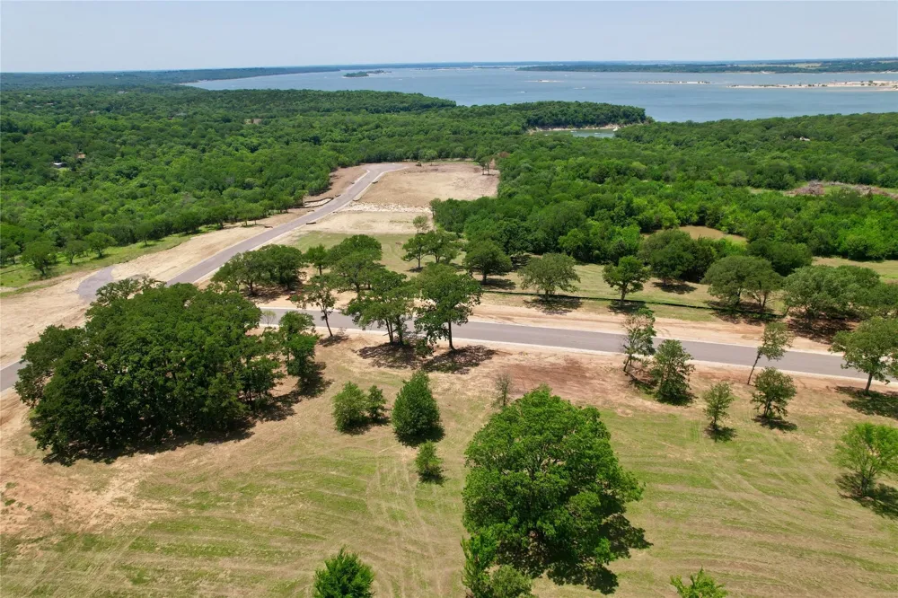 63 S Cresent Drive Pottsboro, TX 75076