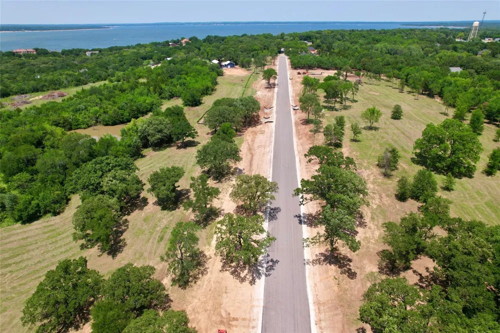 63 S Cresent Drive Pottsboro, TX 75076