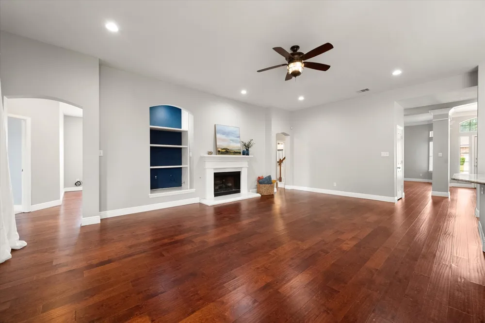 1815 Lakes Edge Boulevard Mansfield, TX 76063