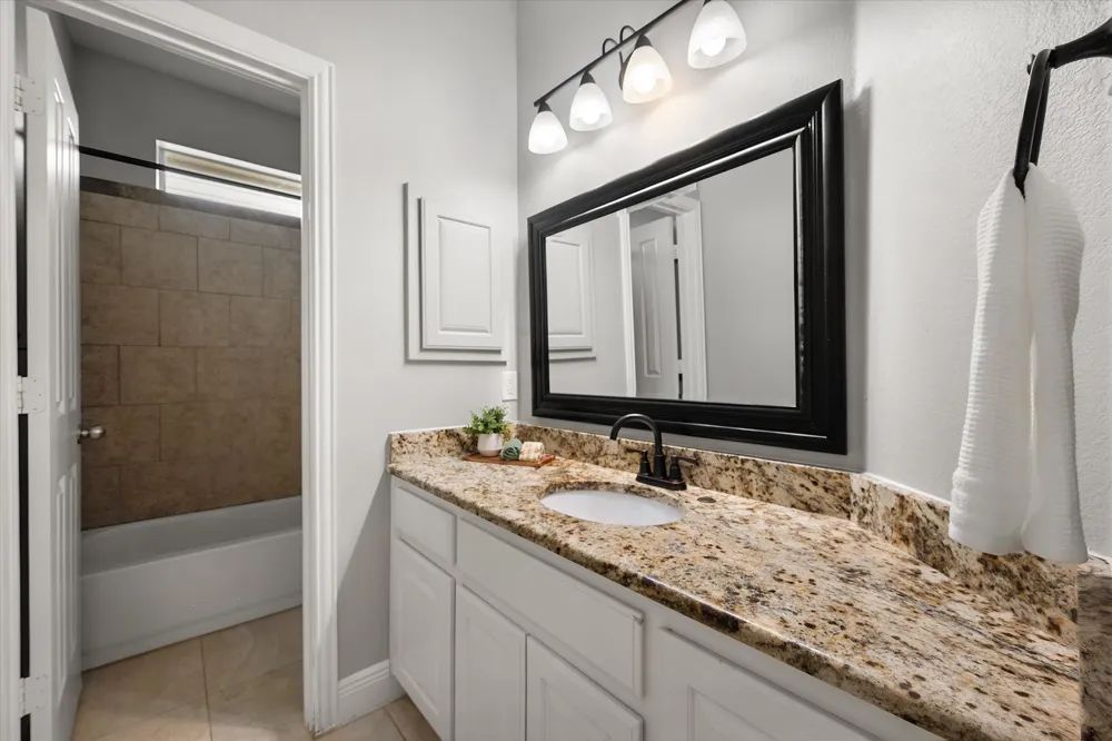 1815 Lakes Edge Boulevard Mansfield, TX 76063
