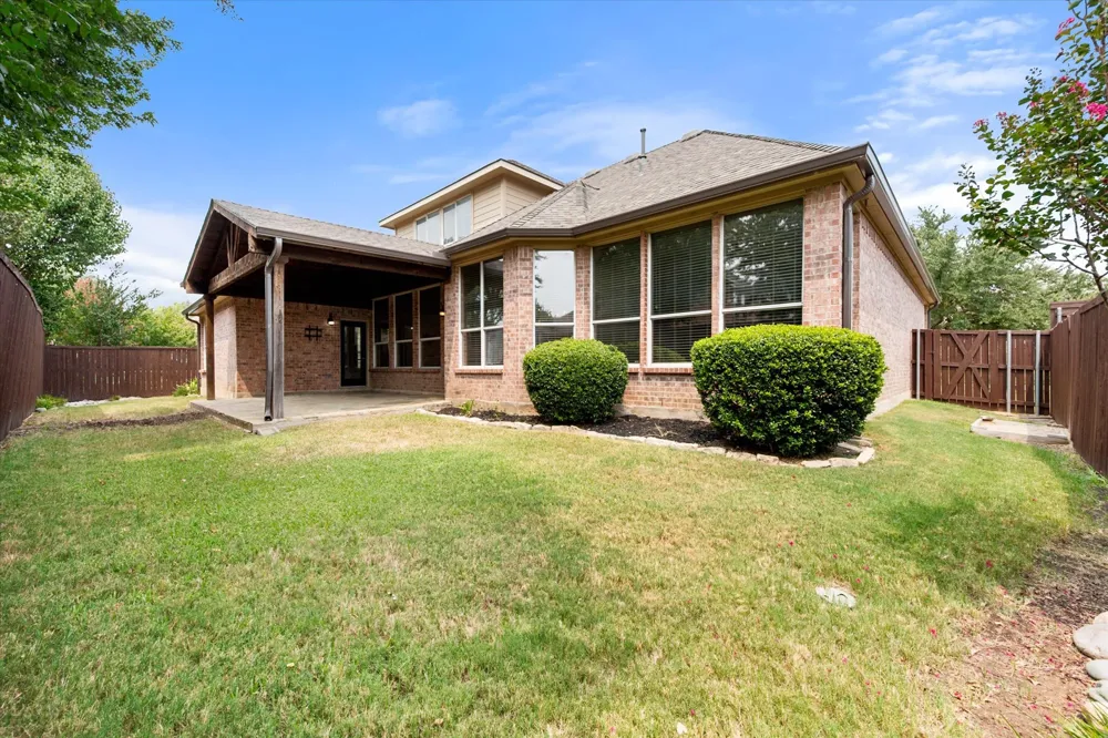 1815 Lakes Edge Boulevard Mansfield, TX 76063