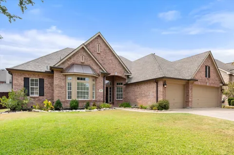 1815 Lakes Edge Boulevard
