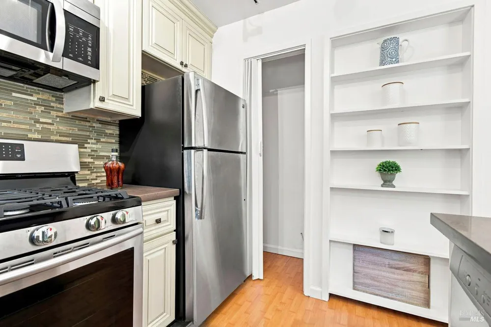 1411 Casa Buena Drive ##36 Corte Madera, CA 94925