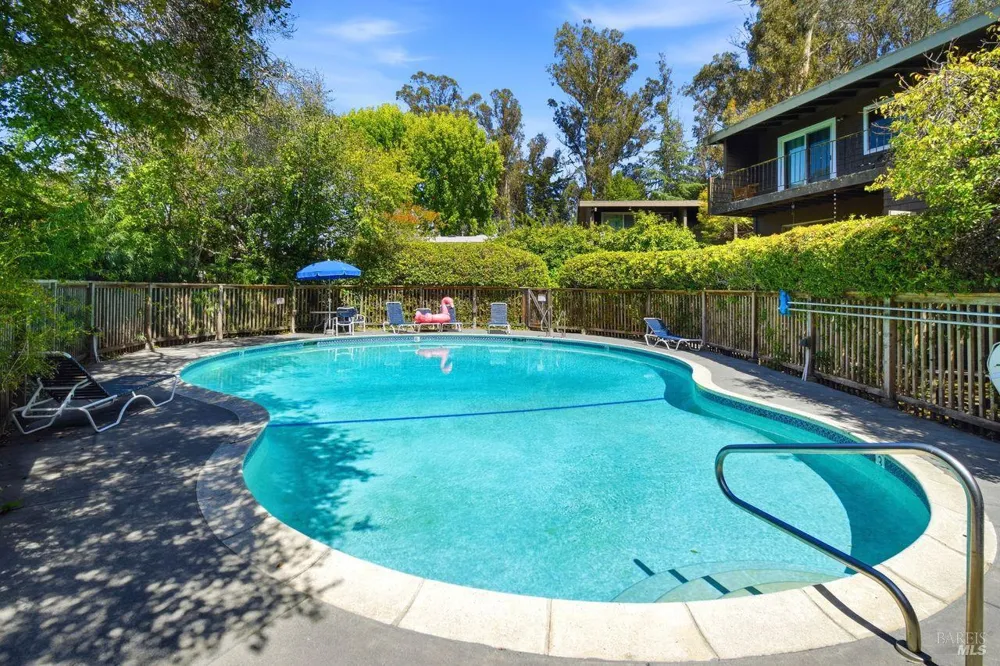 1411 Casa Buena Drive ##36 Corte Madera, CA 94925