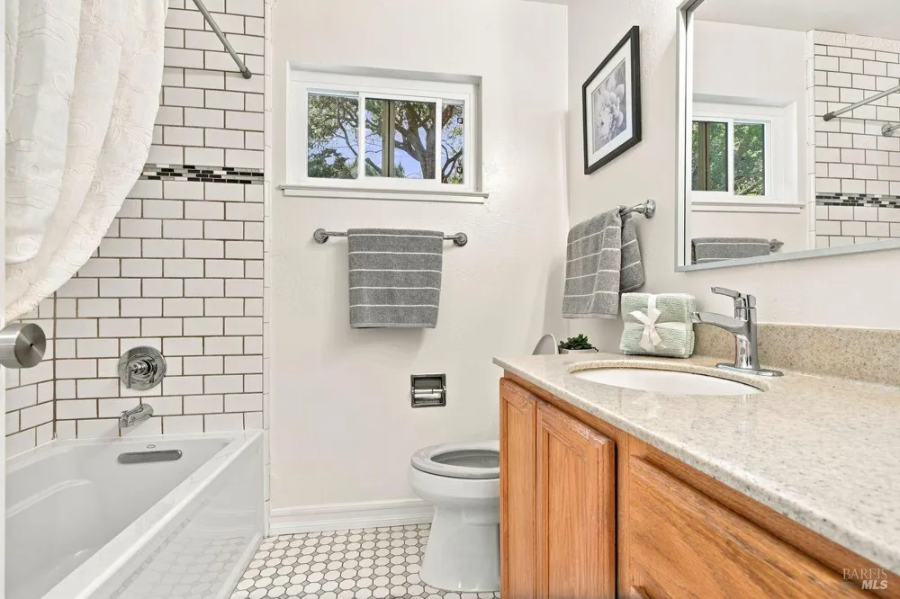 1411 Casa Buena Drive ##36 Corte Madera, CA 94925