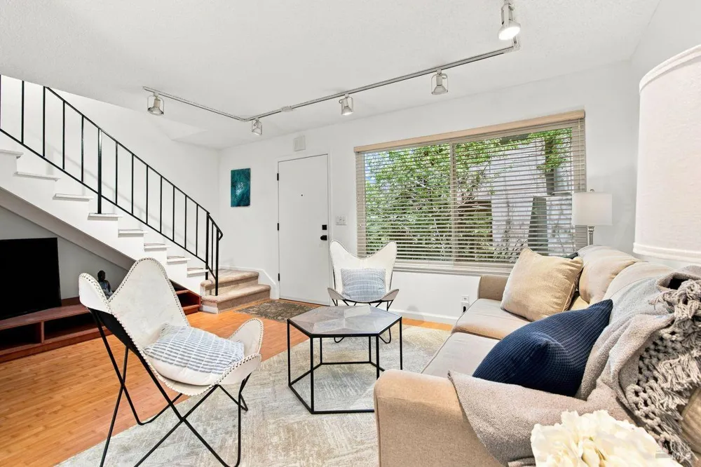 1411 Casa Buena Drive ##36 Corte Madera, CA 94925