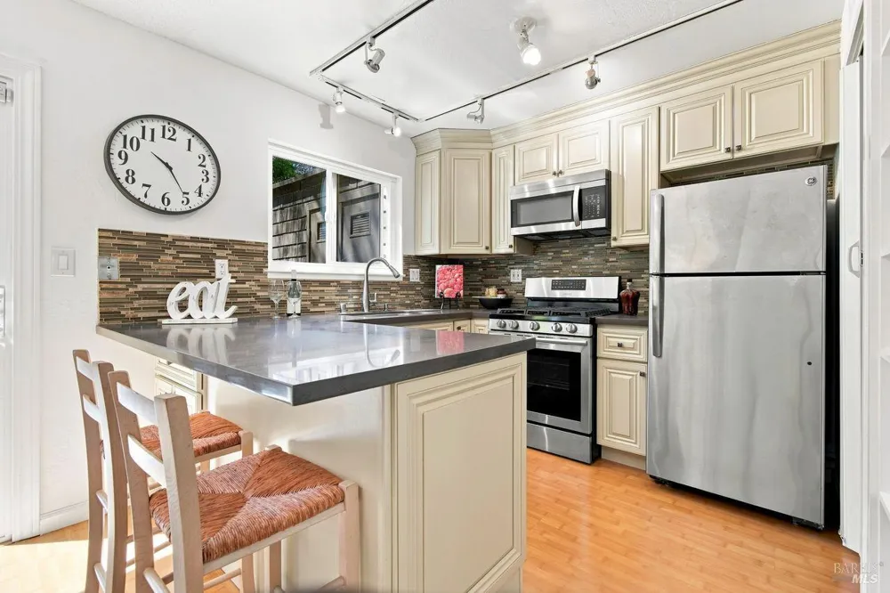 1411 Casa Buena Drive ##36 Corte Madera, CA 94925