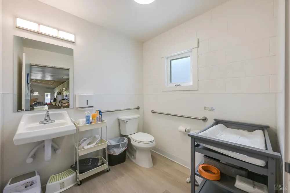 4162 Redwood Highway San Rafael, CA 94903