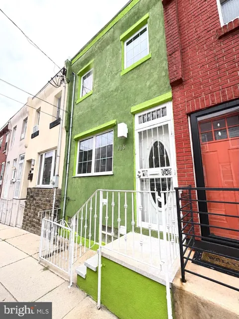916 SIGEL STREET
