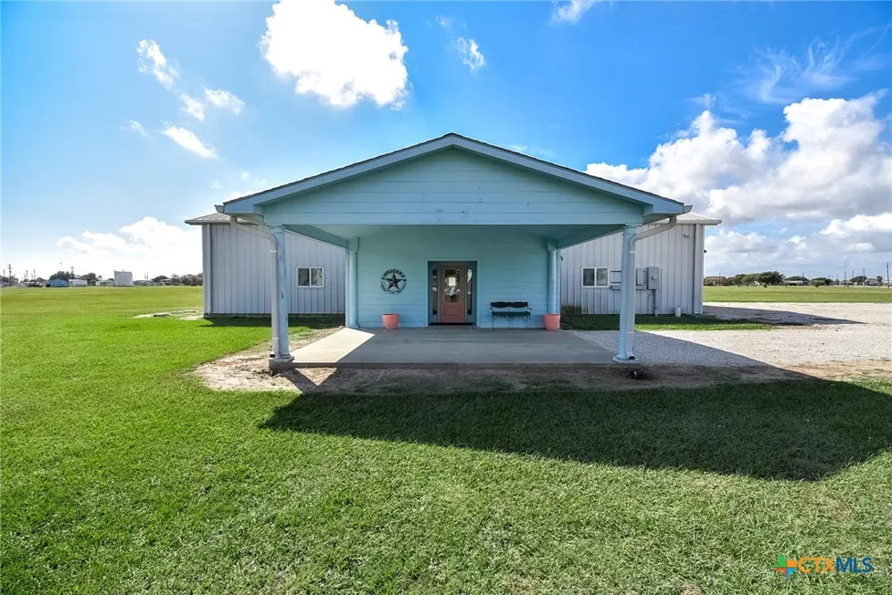 279 Swallow Drive Palacios, TX 77465