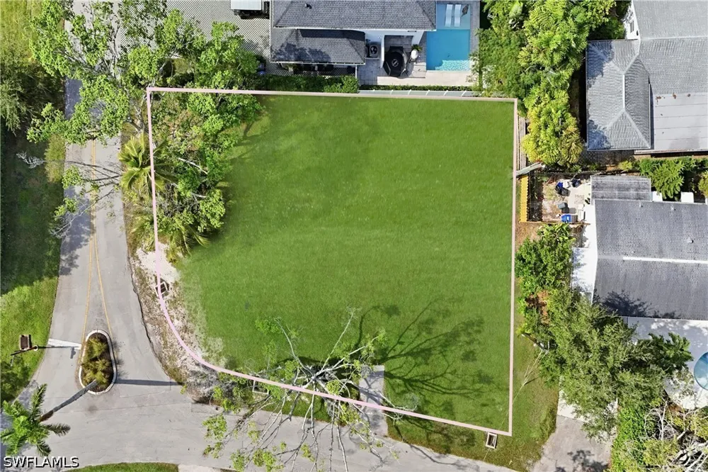 8th Terrace Naples, FL 34102