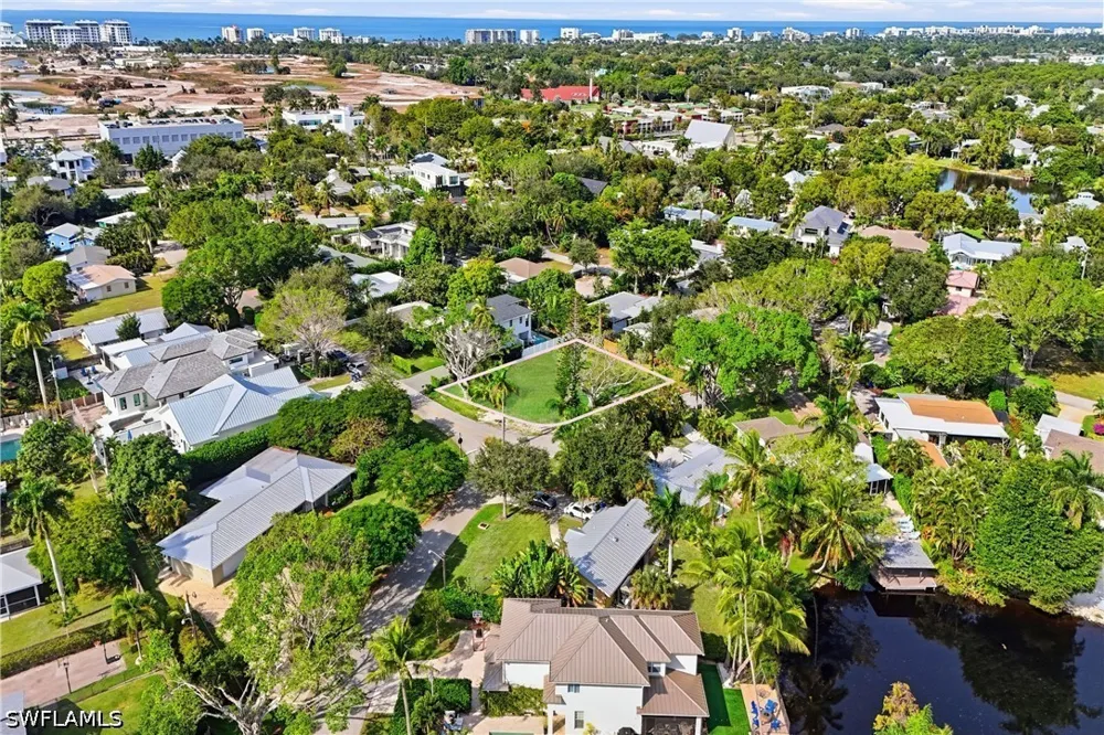 8th Terrace Naples, FL 34102