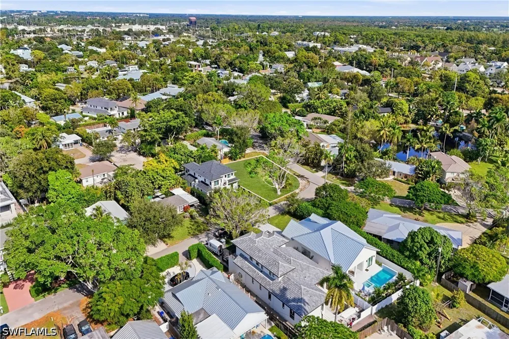 8th Terrace Naples, FL 34102