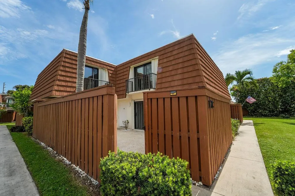 3900 SE County Line Road Jupiter, FL 33469