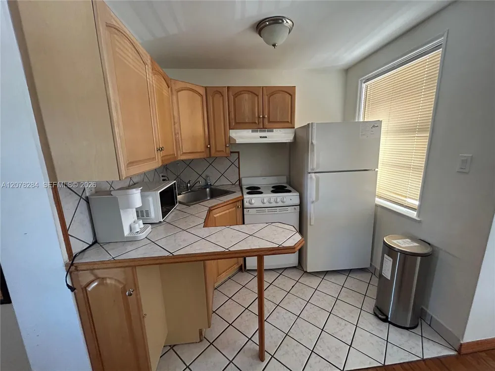 300 Sunset Dr #2 Fort Lauderdale, FL 33301