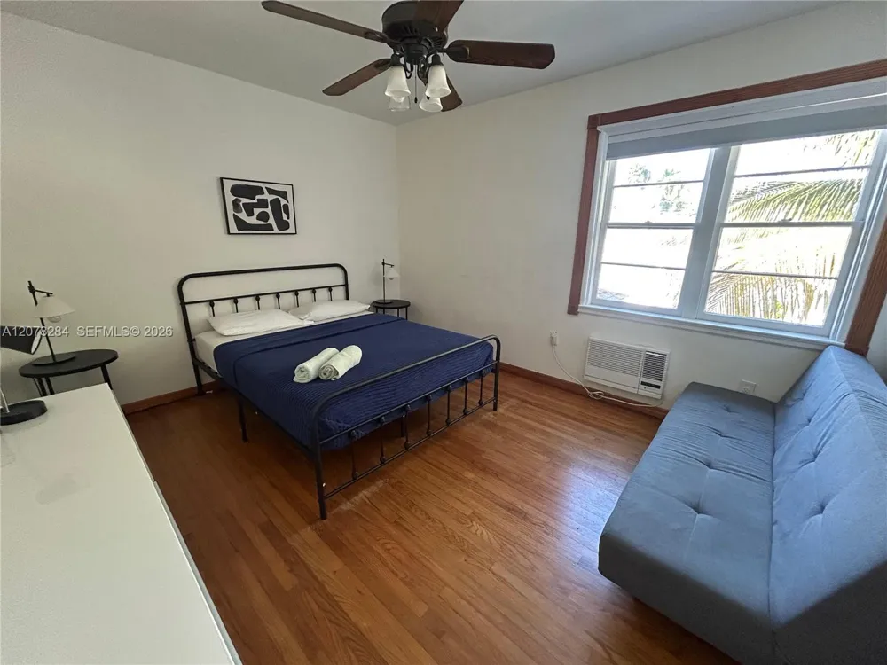 300 Sunset Dr #2 Fort Lauderdale, FL 33301