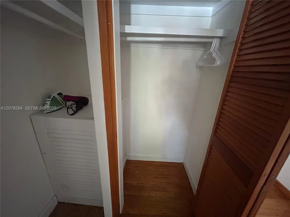 300 Sunset Dr #2 Fort Lauderdale, FL 33301
