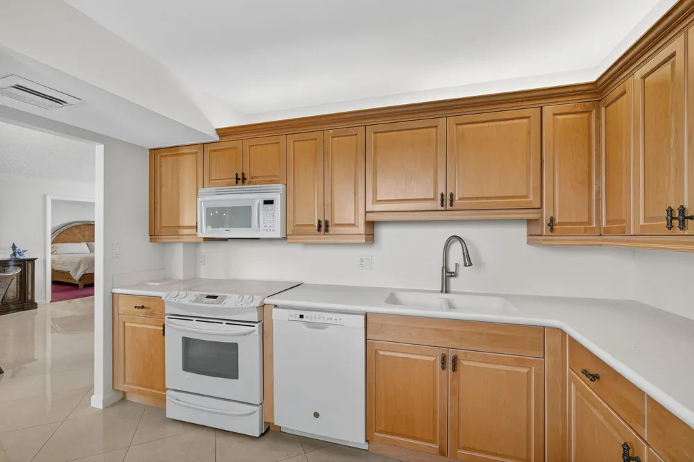 100 OCEAN TRAIL WAY #305 Jupiter, FL 33477