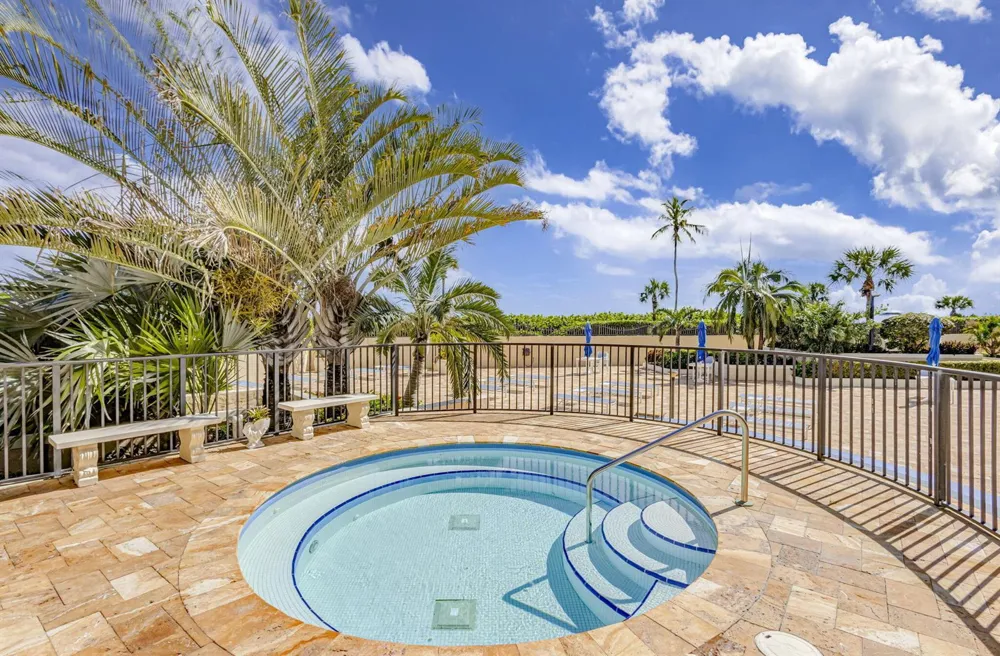 100 OCEAN TRAIL WAY #305 Jupiter, FL 33477