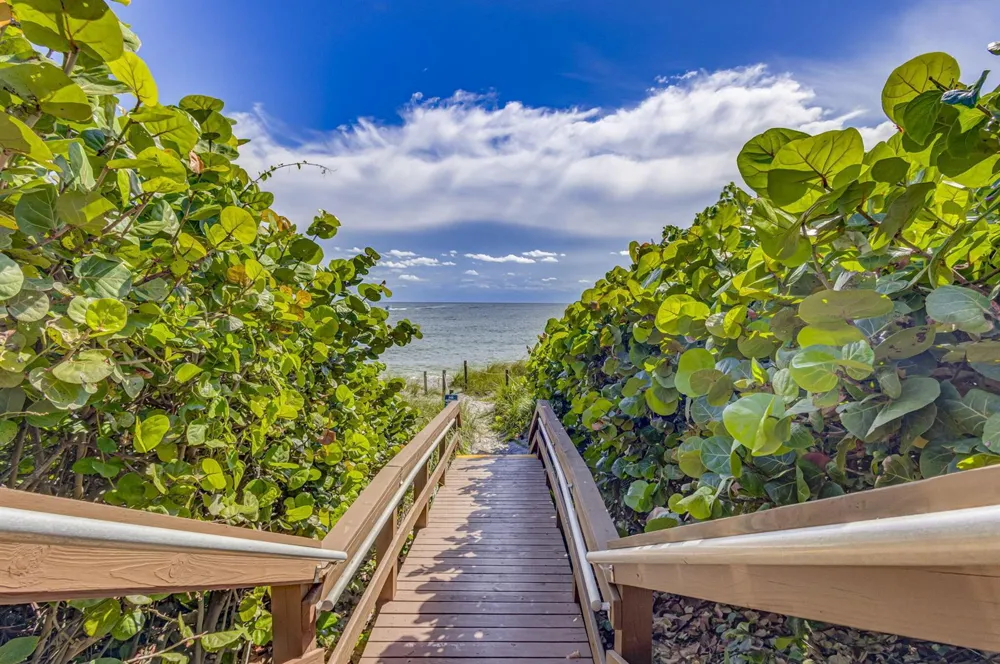 100 OCEAN TRAIL WAY #305 Jupiter, FL 33477