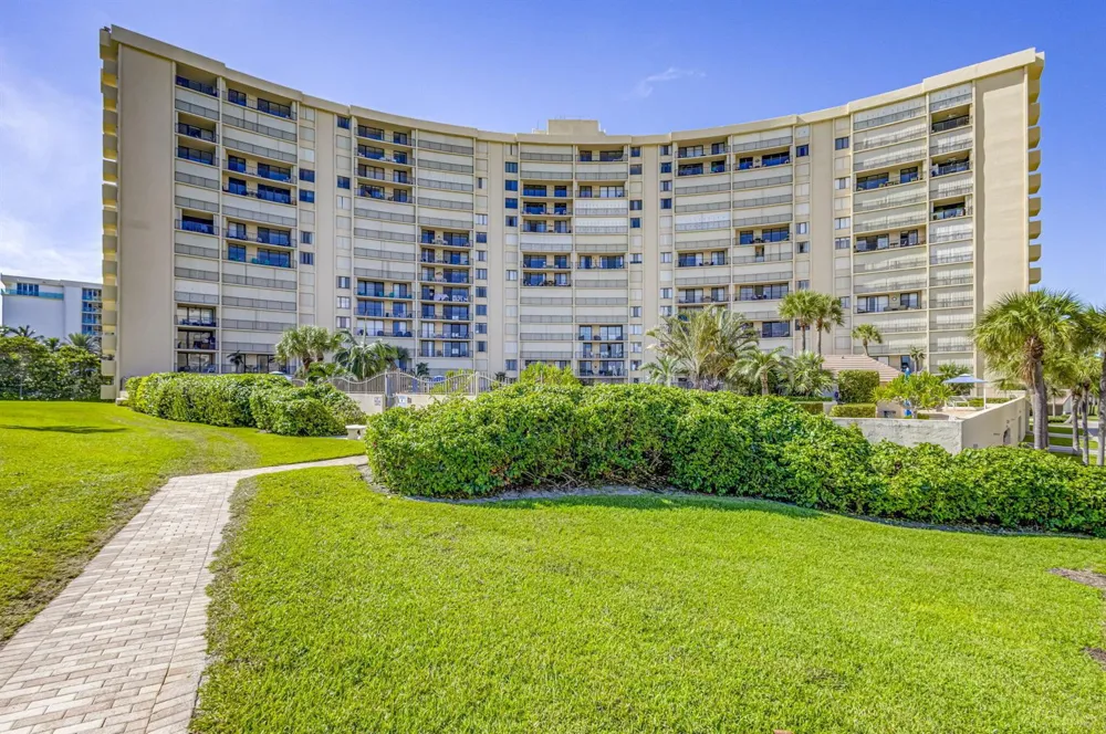 100 OCEAN TRAIL WAY #305 Jupiter, FL 33477