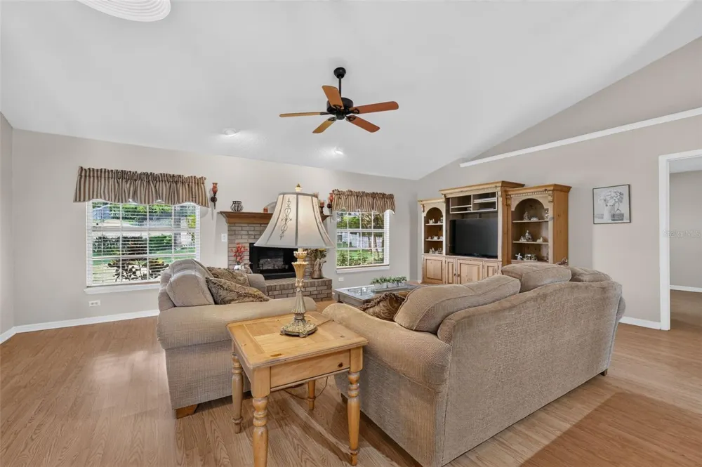 3237 INDIAN TRAIL Eustis, FL 32726