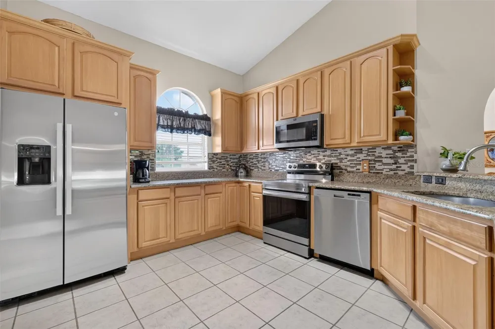 3237 INDIAN TRAIL Eustis, FL 32726