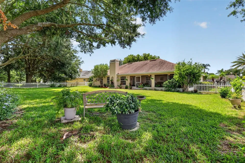 3237 INDIAN TRAIL Eustis, FL 32726