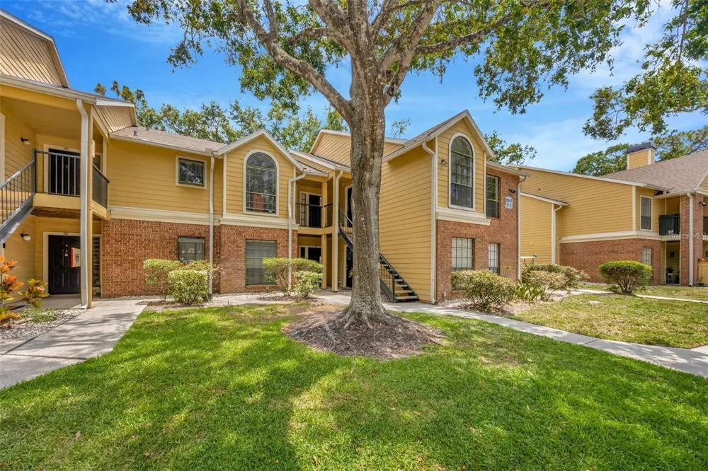 8647 MALLARD RESERVE DRIVE #205 Tampa, FL 33614