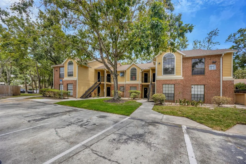8647 MALLARD RESERVE DRIVE #205 Tampa, FL 33614