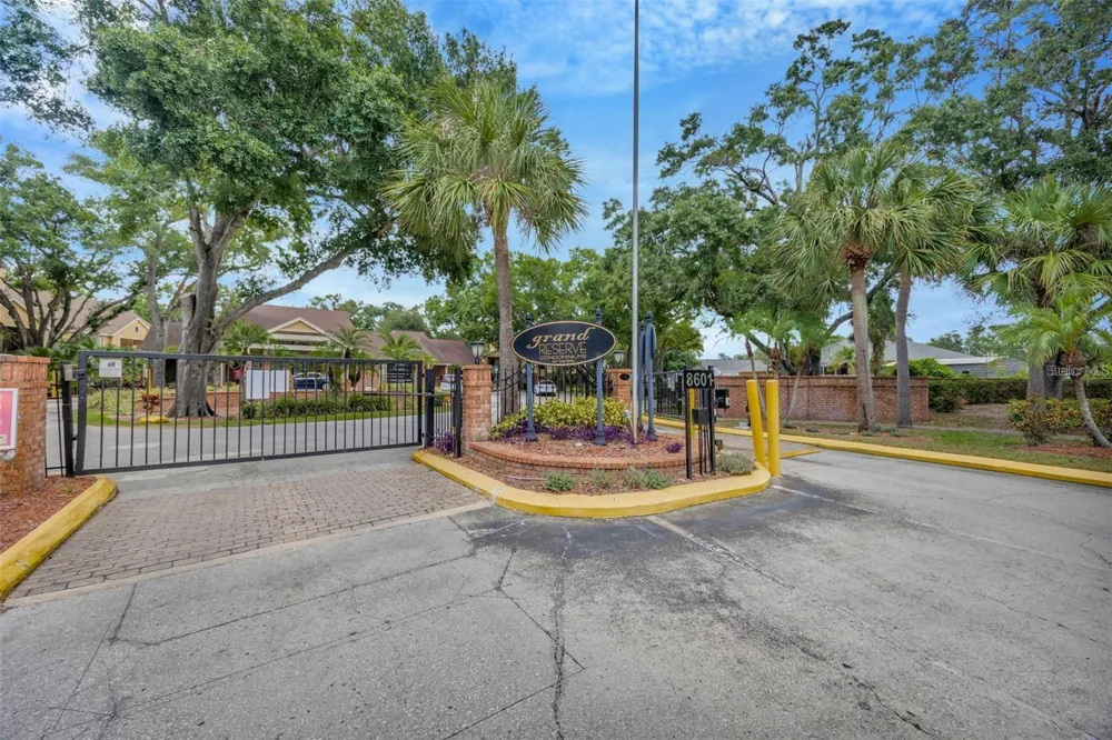 8647 MALLARD RESERVE DRIVE #205 Tampa, FL 33614