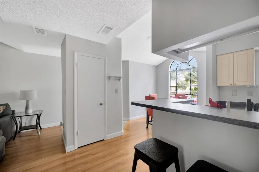 8647 MALLARD RESERVE DRIVE #205 Tampa, FL 33614