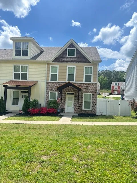 1822 Young Rd SE