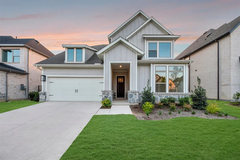 3743 Bermuda Grass Way Grand Prairie, TX 76084