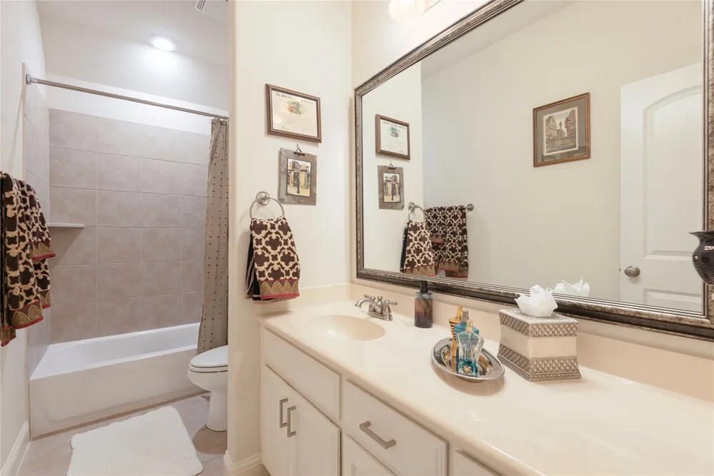 8320 Lindsay Gardens The Colony, TX 75056