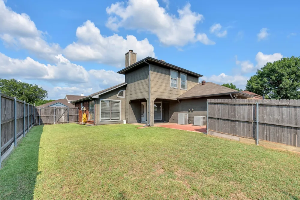 2111 Prairie Creek Trail Garland, TX 75040