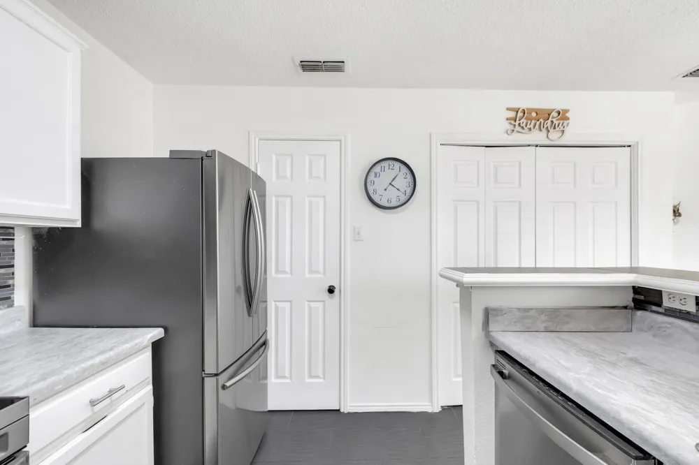 2111 Prairie Creek Trail Garland, TX 75040