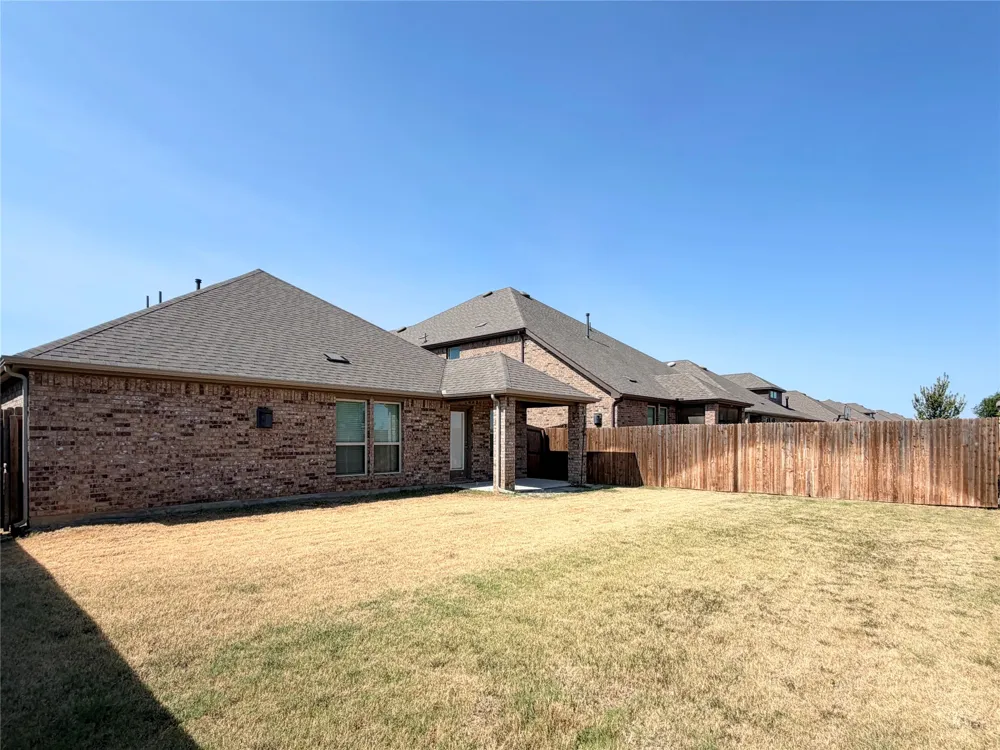 10809 Table Bluff Street Aubrey, TX 76227