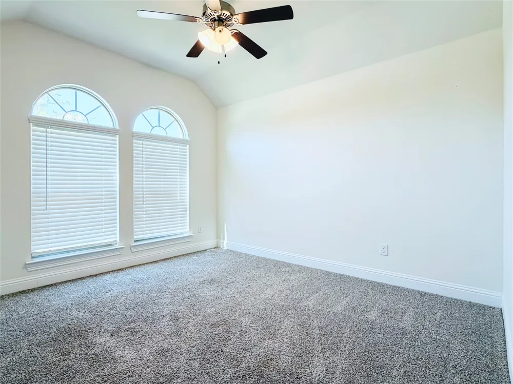 10809 Table Bluff Street Aubrey, TX 76227