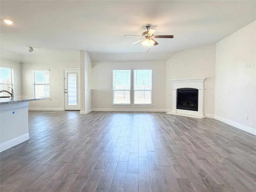 10809 Table Bluff Street Aubrey, TX 76227