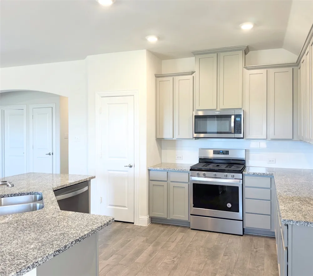 10809 Table Bluff Street Aubrey, TX 76227