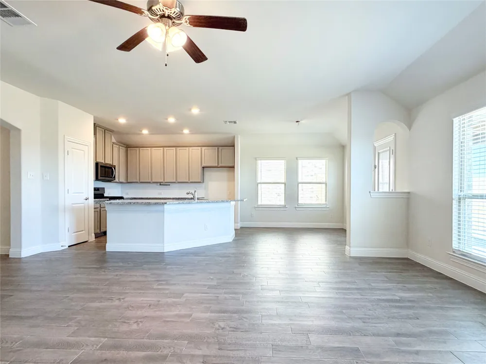 10809 Table Bluff Street Aubrey, TX 76227