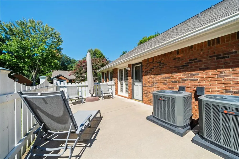 130 Brickleberry Drive Roswell, GA 30075