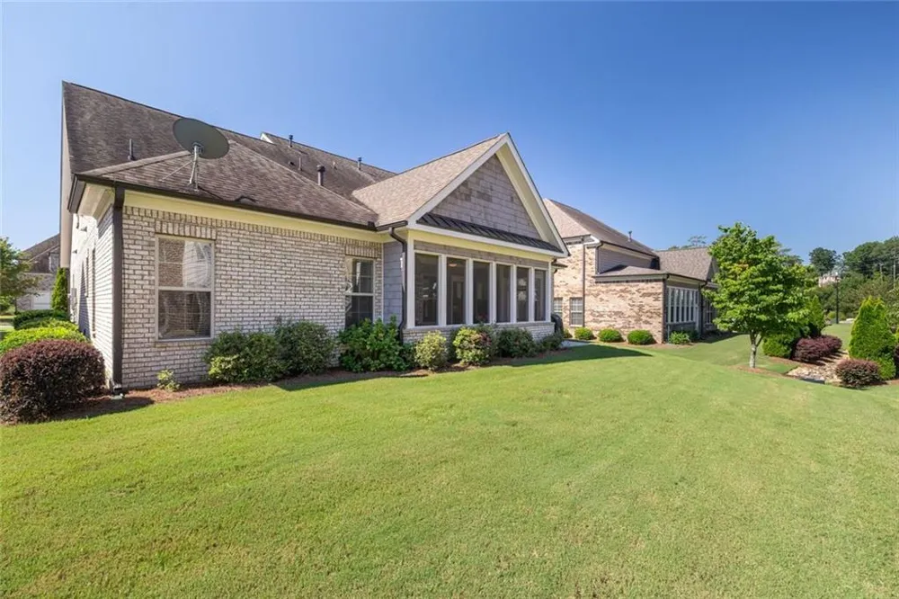 6025 Overlook Club Circle Suwanee, GA 30024