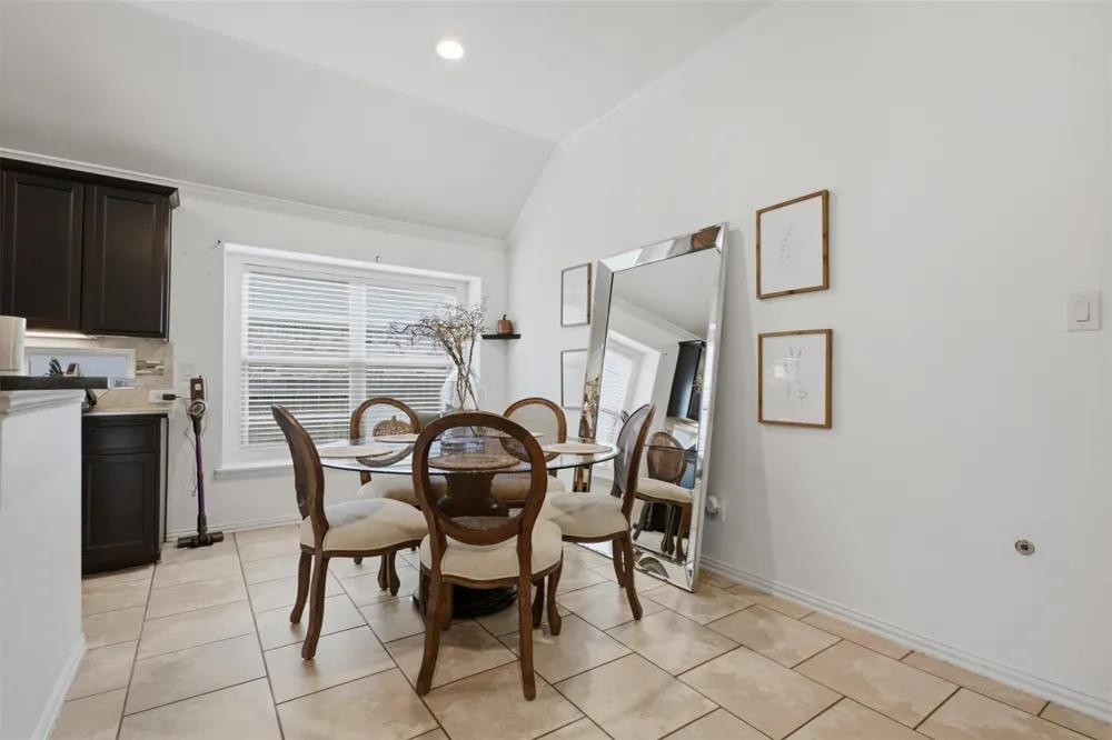 8218 Bay Run Avenue Baytown, TX 77521