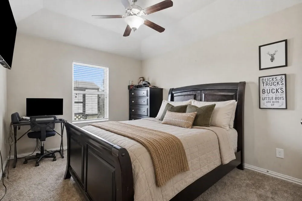 8218 Bay Run Avenue Baytown, TX 77521