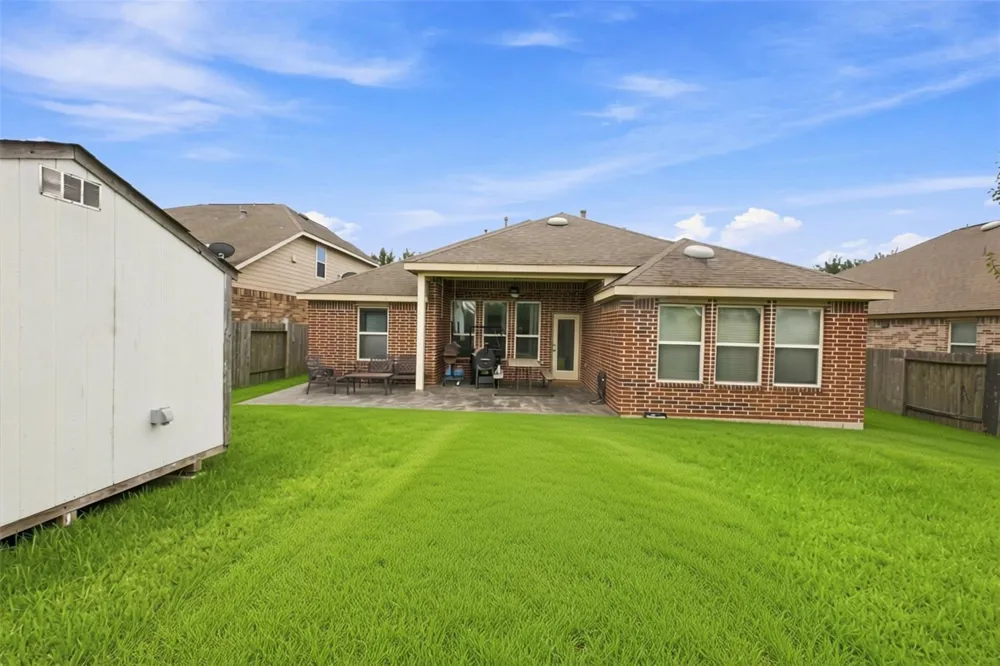 8218 Bay Run Avenue Baytown, TX 77521