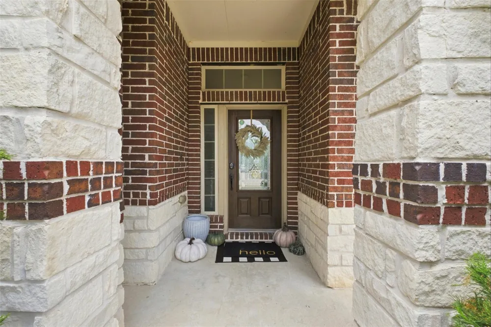 8218 Bay Run Avenue Baytown, TX 77521
